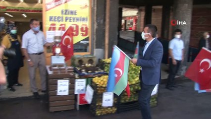 Başkent esnafına Azerbaycan bayrağı