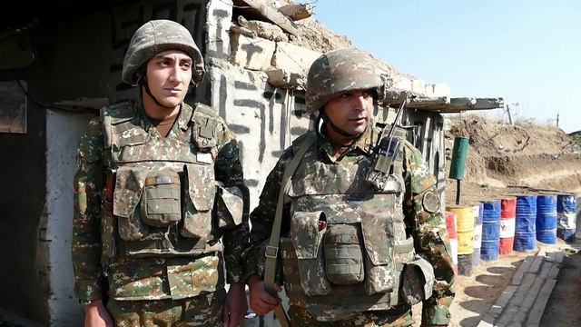 Euronews visita le trincee degli armeni