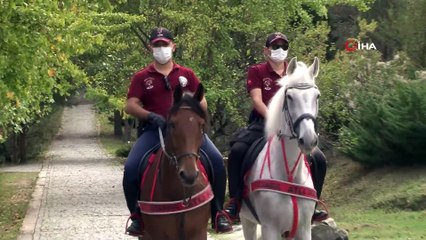 Atlı polis ekiplerinden Atatürk Arboretumu’nda korona virüs denetimi