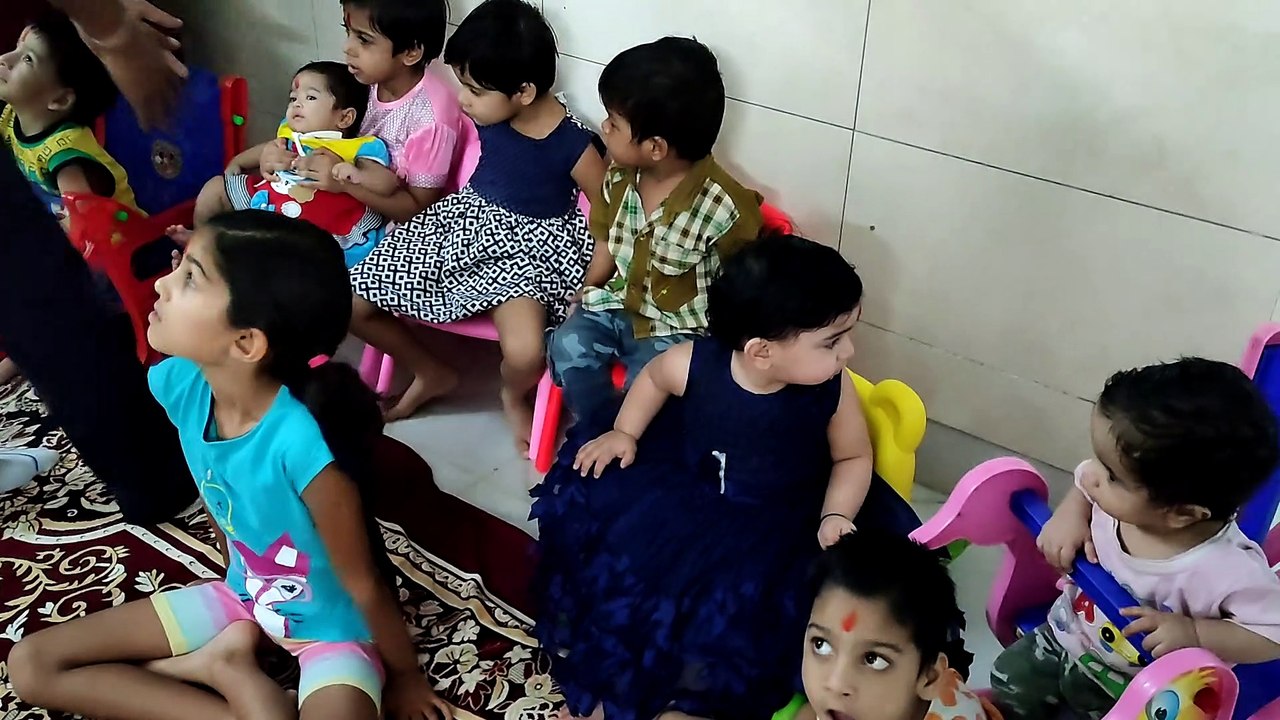 Navratri festival starts enthusiastically,