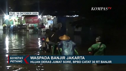 Hujan Deras Sejak Jumat Sore, 25 Ruas Jalan Tergenang Banjir