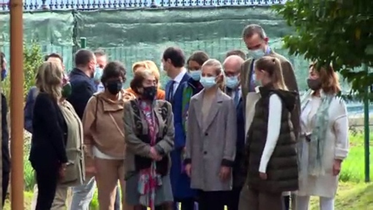 SS.MM Los Reyes y sus hijas visitan Somao, Pueblo Ejemplar 2020