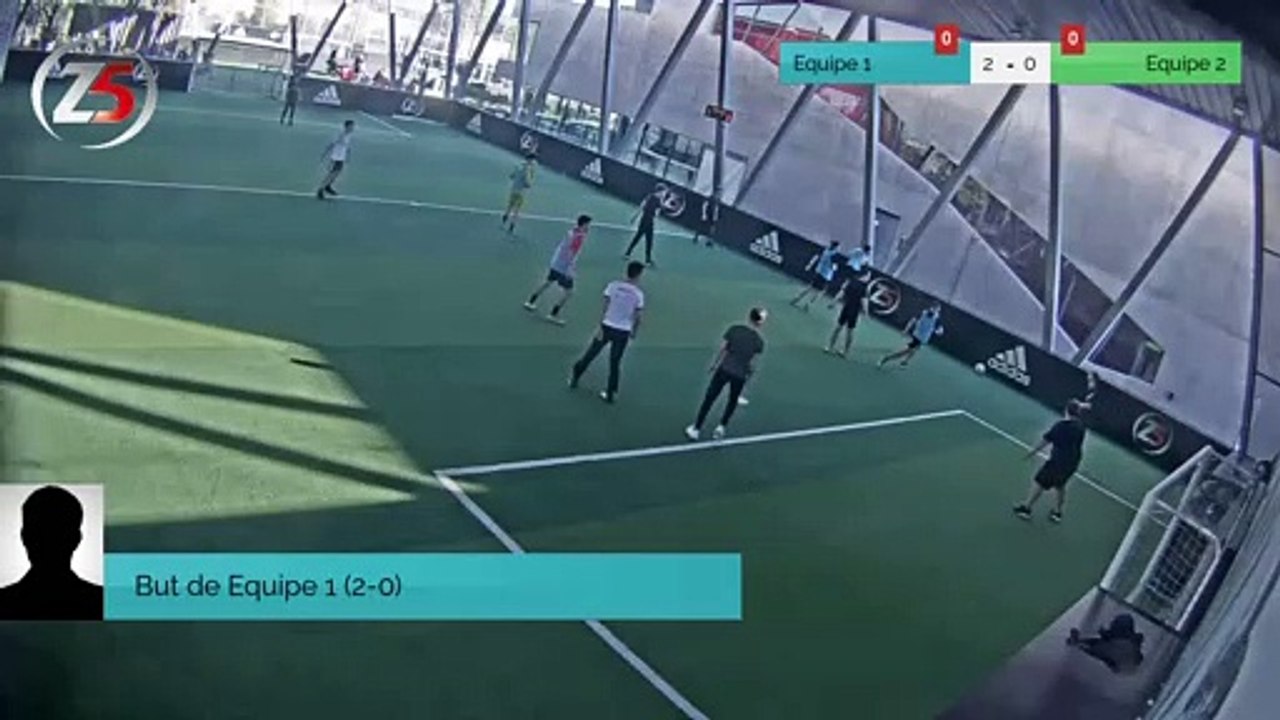 But de Equipe 1 (2-0)