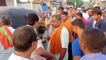 यूपी:कुशीनगर में दिनदहाड़े तड़तड़ाई गोलियां, बाइक सवार बदमाशों ने दो को भून डाला