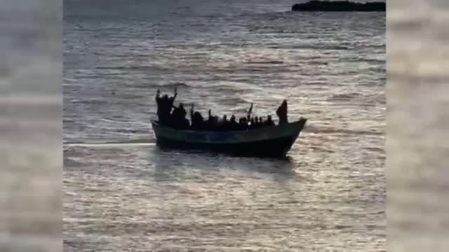 Llegan a Canarias más inmigrantes en un mes que en el resto de lo que va de año