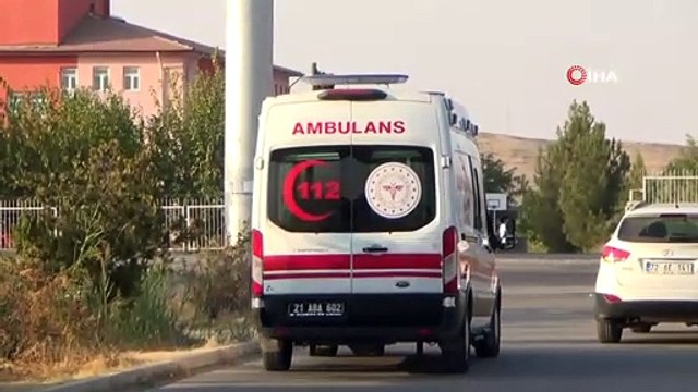Diyarbakır'da 2 kişinin öldüğü, 6'sı ağır 20 kişinin de yaralandığı kaza anı güvenlik kamerasında