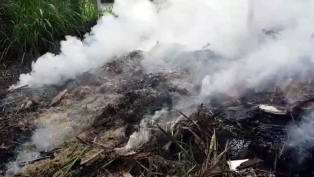 Corpo de Bombeiros é acionado para combater incêndio na Rua Marechal Cândido Rondon