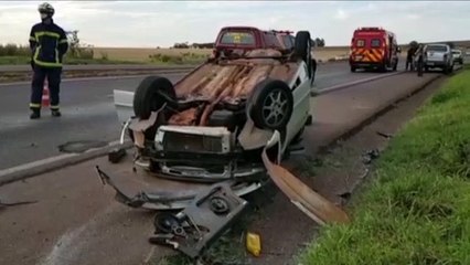 Homem é socorrido após capotar carro na rodovia BR-467