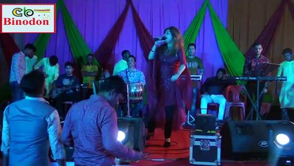 কক্সবাজার কাঁপালেন আঞ্চলিক গানের শিল্পী মুন। নাচলেন আর গাইলেন। না দেখলে মিস। cbbinodon।