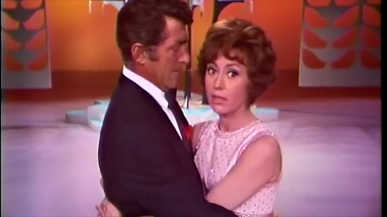 CATERINA VALENTE & DEAN MARTIN – Medley (on Dean Martin Show 1967, HD)