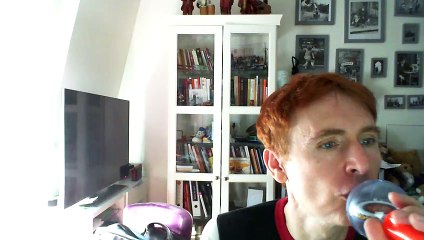 Wiwi égratigne "nique la bac"