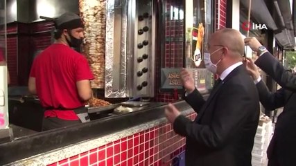 Kendisini tanımadığı gerekçesiyle esnafın dükkanını kapatan Denizli Valisi Atik özür diledi; "İşletmemiz hizmet vermeye devam edecek"