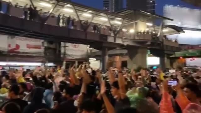 Multitudinaria manifestación en Tailandia contra el Gobierno