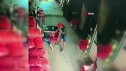 Halde uyuyan çalışanın telefonunu çaldı