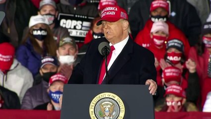 Professeur décapité: "Mes sincères condoléances à un de mes amis, le président français Macron" (Trump)