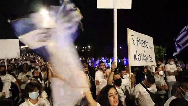 Греки-киприоты протестуют против доступа к Вароше