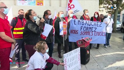 Professeur décapité : "Une blessure profonde dans la nation française", estime Bruno Le Maire
