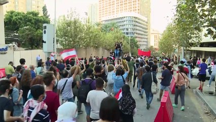 Des centaines de Libanais marchent vers le port de Beyrouth pour le 1er anniversaire de la "révolution"