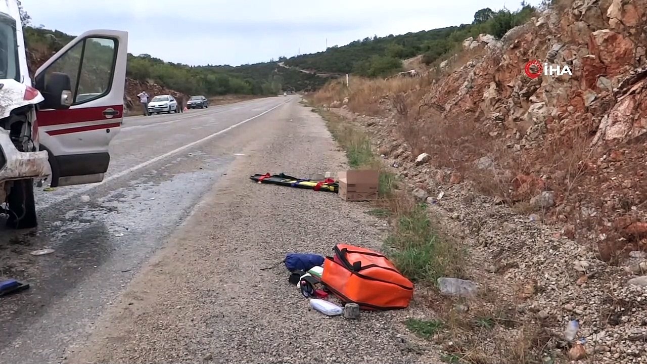 Bilecik'te hastaya giden ambulans kaza yaptı