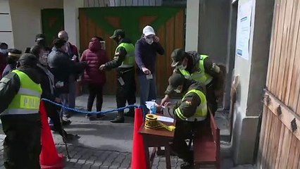 Bolivianos eligen presidente, un año después de la salida de Evo Morales