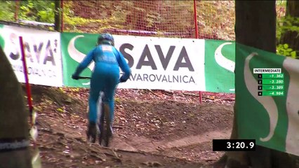 Caribou assure, Nicole chute - VTT - CM (F)