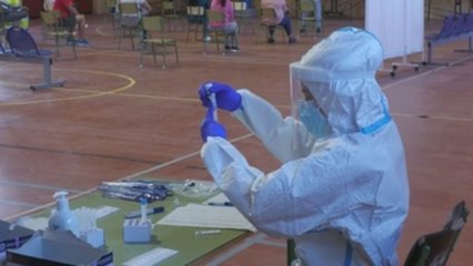 España, próxima al millón de contagios, sigue aumentando restricciones