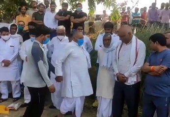 दर्शन सिंह यादव के निधन पर पहुंचे शिवपाल सिंह यादव