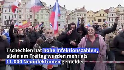 Tausende Tschechen protestieren gegen Corona-Beschränkungen