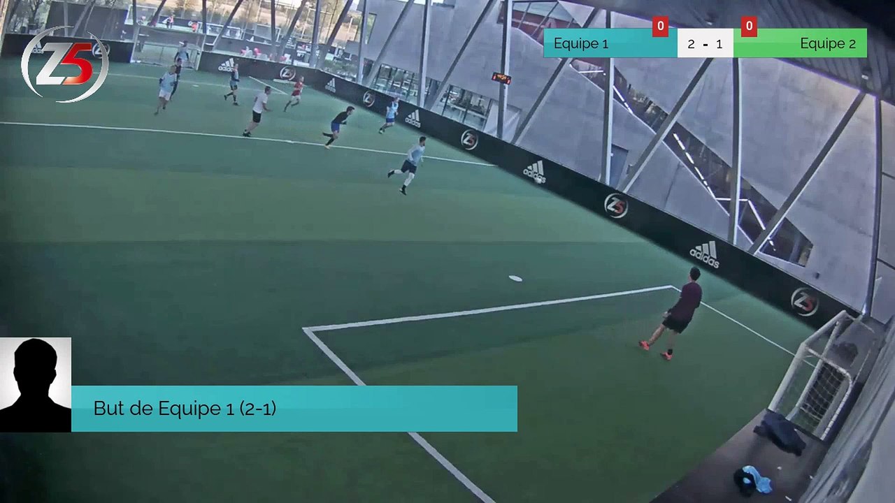 But de Equipe 1 (2-1)
