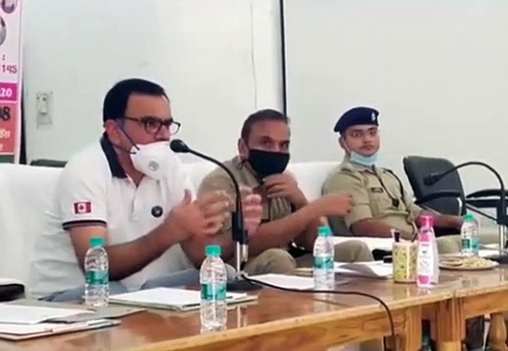 पुलिस अधिकारी के द्वारा नारी सशक्तिकरण को लेकर बैठक का हुआ आयोजन