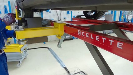 X-TRAC PULLING PLATFORM OR LIFTING PLATFORM FOR SMART REPAIR AND LIGHT REPAIR BY CELETTE