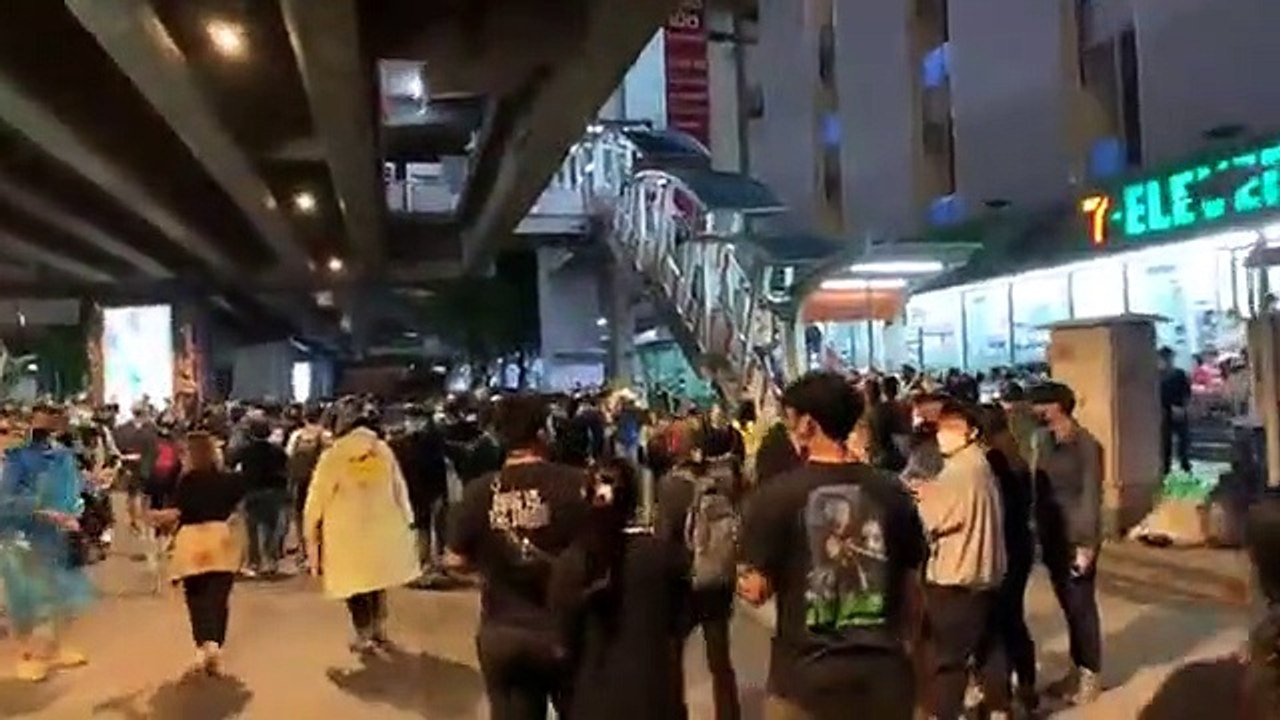 18-10-2563 บรรยากาศ ยุติการชุมนุม ที่ อนุสาวรีย...