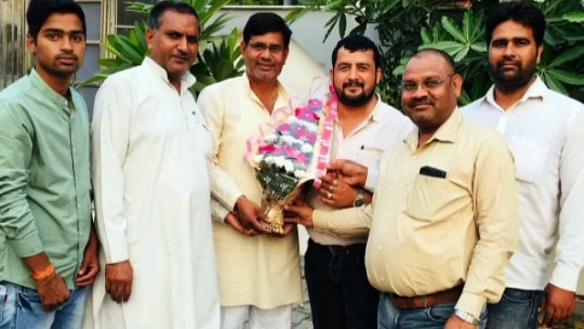 कांग्रेस जिला अध्यक्ष का 1 साल पूरा होने पर किया गया सम्मानित