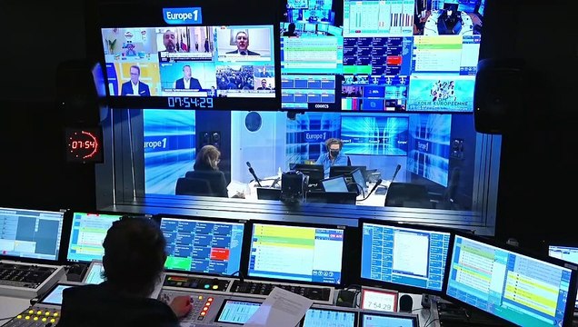 Christophe Castaner : Gérald Darmanin a pris ma place pour la seule raison que j'étais nul ! (Canteloup)