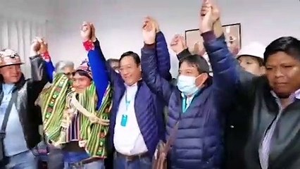 Télécharger la video: Luis Arce, candidato de Evo Morales, se impone en primera vuelta de presidenciales de Bolivia