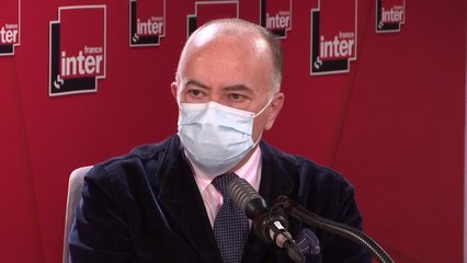"Il y a un devoir de l'état, en charge de la liberté pédagogique des établissements : convoquer les parents en question et leur dire que l'Éducation nationale, la République, n'accepteront aucune pression"(Bernard Cazeneuve)