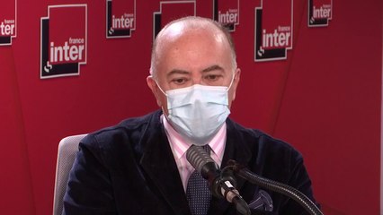 "La République s'affaisse, parce que certains ont la main qui tremble" (Bernard Cazeneuve)