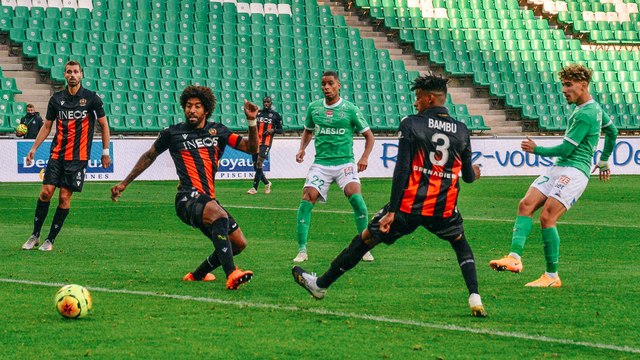 ASSE 1-3 Nice : le but d'Aouchiche vu de la pelouse