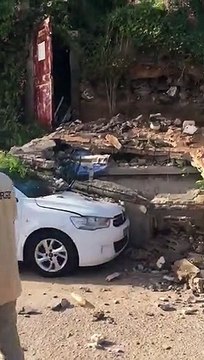 Scène ahurissante d’un éboulement en pleine ville : des dégâts matériels énormes mais pas de victimes