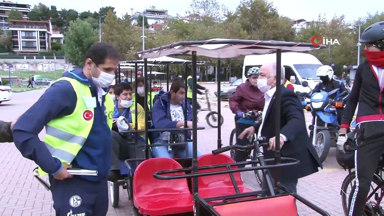 Görme engelli bireyler farkındalık için pedal çevirdi