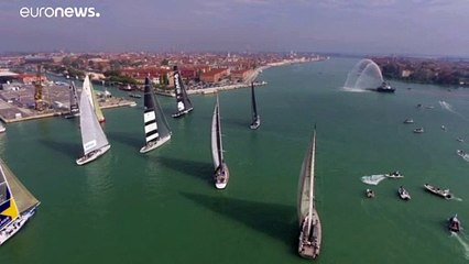 На всех парусах: в Венеции прошла регата на фоне пандемии