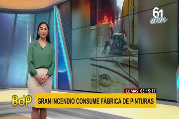 Incendio de grandes proporciones arrasó con fábrica de pinturas de Comas