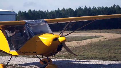 Monique Barrère s'envole pour ses 99 ans en ULM avec Henri Displan