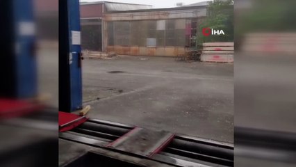 Kumluca'da dolu yağışı seralara zarar verdi