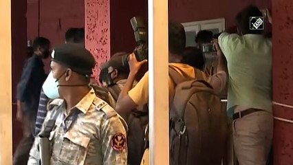 Rahul Gandhi arrives at Malappuram Collectorate for Covid-19 review meeting in Kerala