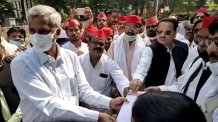 बलिया घटना को लेकर डीएम को सौपा ज्ञापन