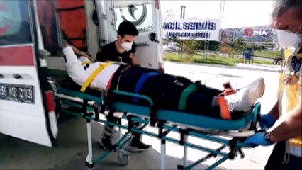 Karşı şeride geçen araç takla atarak menfeze uçtu: 2 yaralı