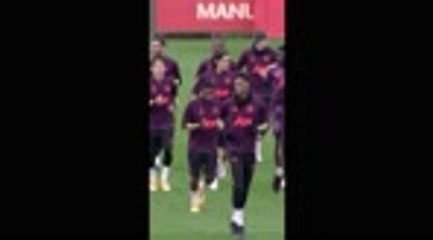 SOCIAL: Cavani trains with United for first time ahead of PSG reunion