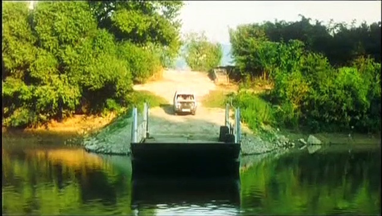 Im Juli Film Trailer (2008)