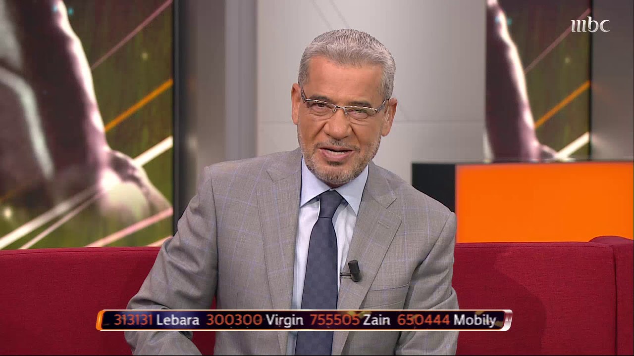 حارس يسجل هدف من المرمى إلى المرمى الآخر في أصداء العالم
